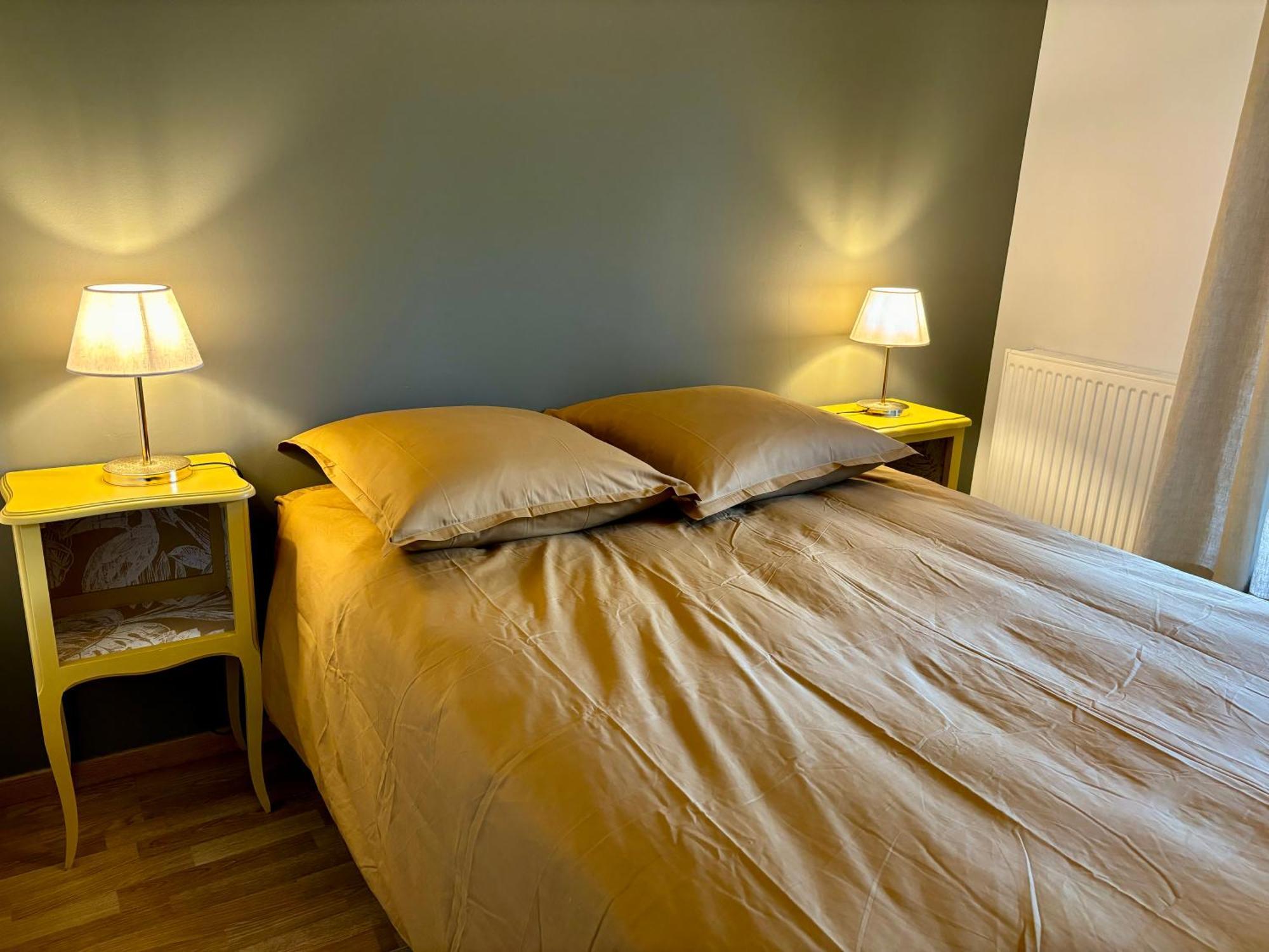 Appartement Proche Centre Parking & Terrasse Besancon Luaran gambar