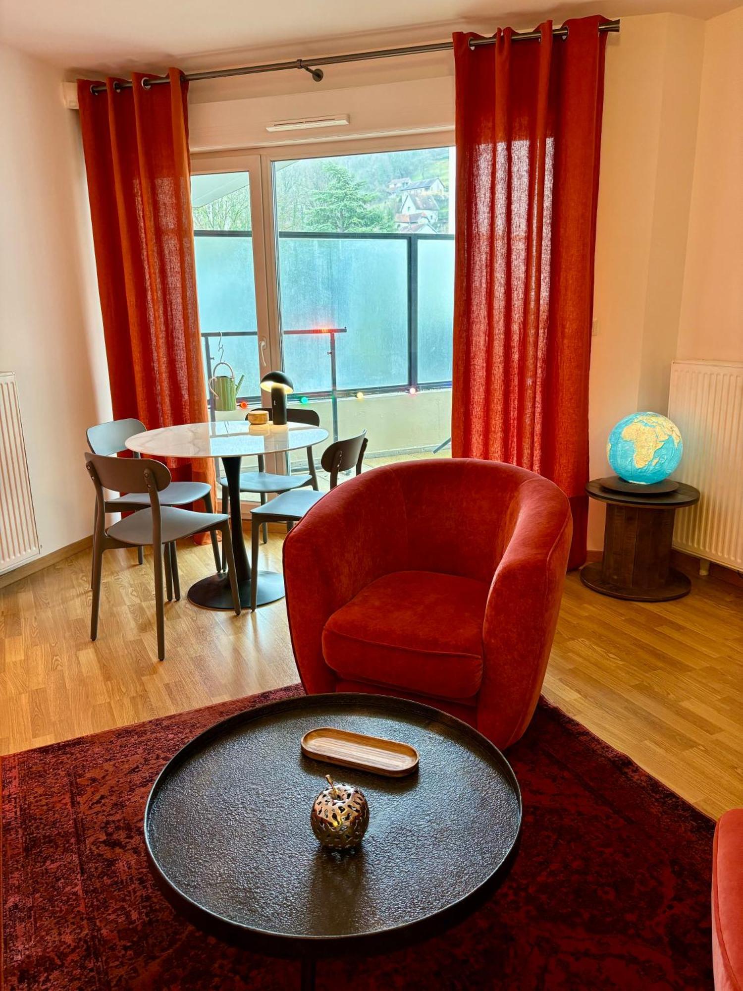 Appartement Proche Centre Parking & Terrasse Besancon Luaran gambar